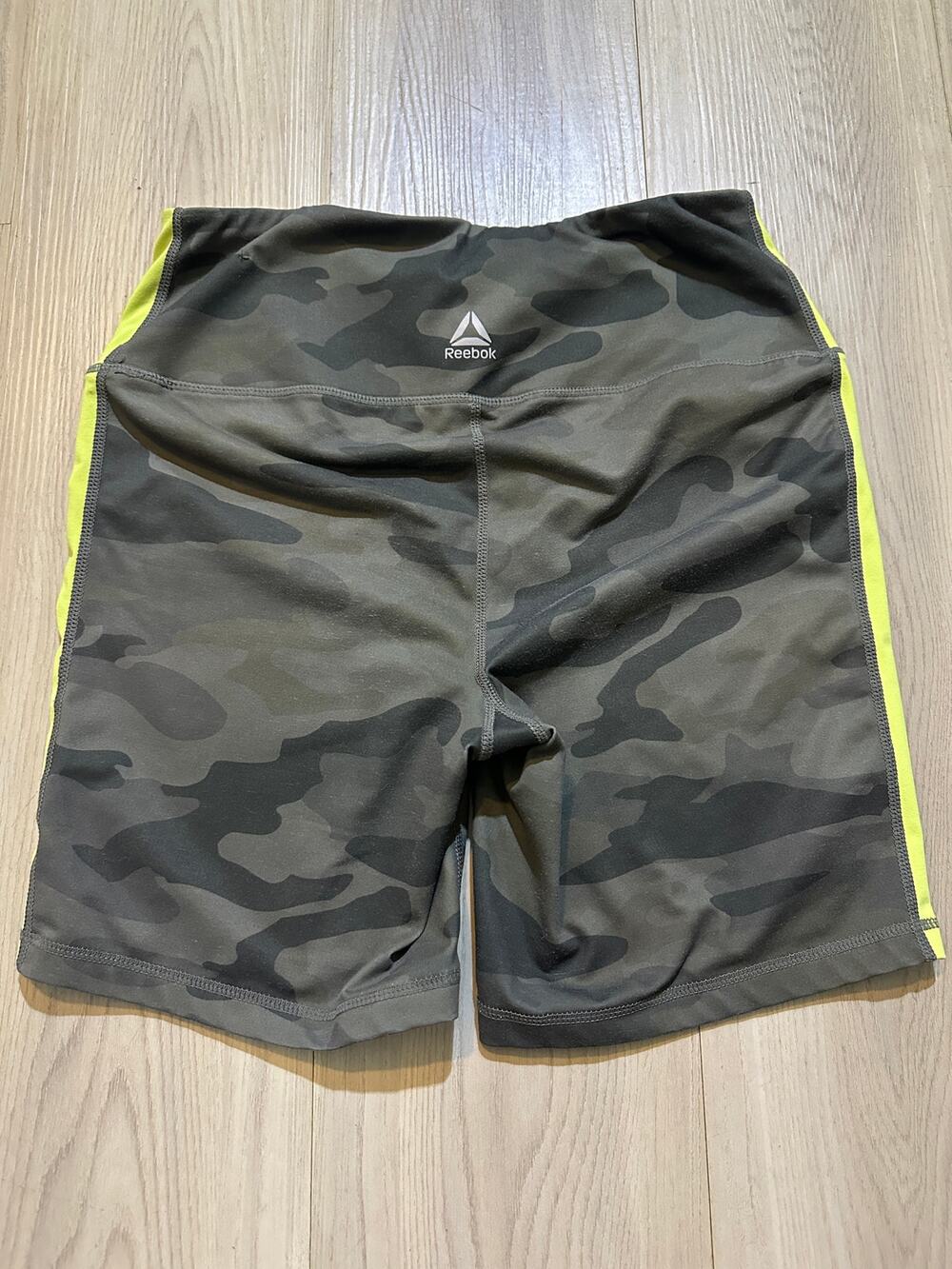 Reebok Camo Bike Shorts High Rise Neon Accent Green Camouflage Biker Size Medium